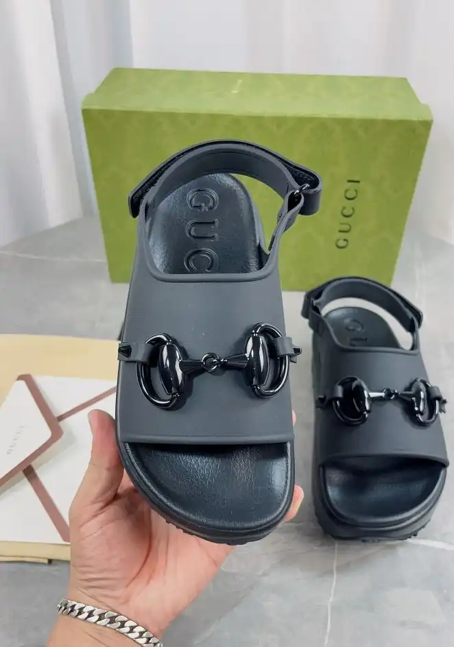 hype Gucci Sandals