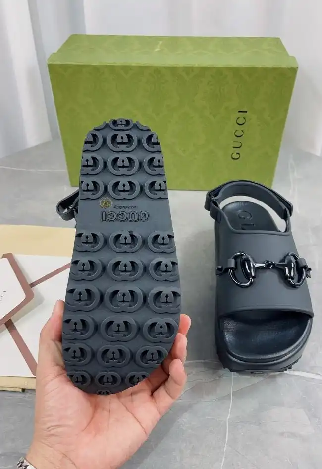 hype Gucci Sandals