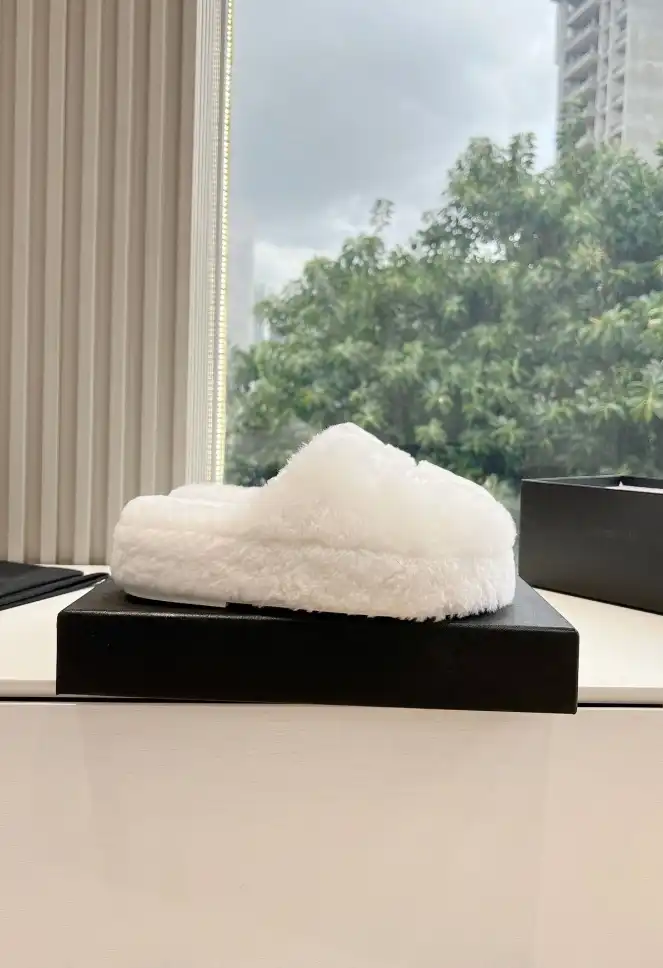 hype Chanel Slippers