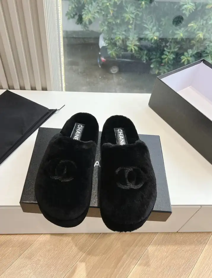 hype Chanel Slippers