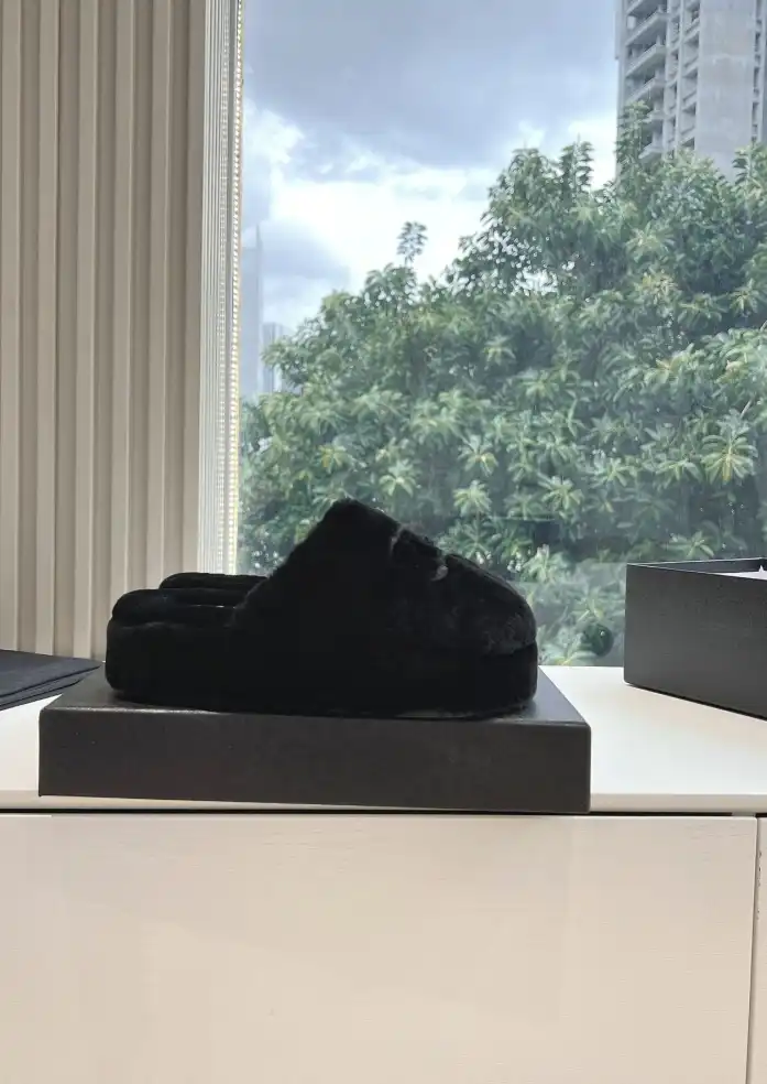 hype Chanel Slippers