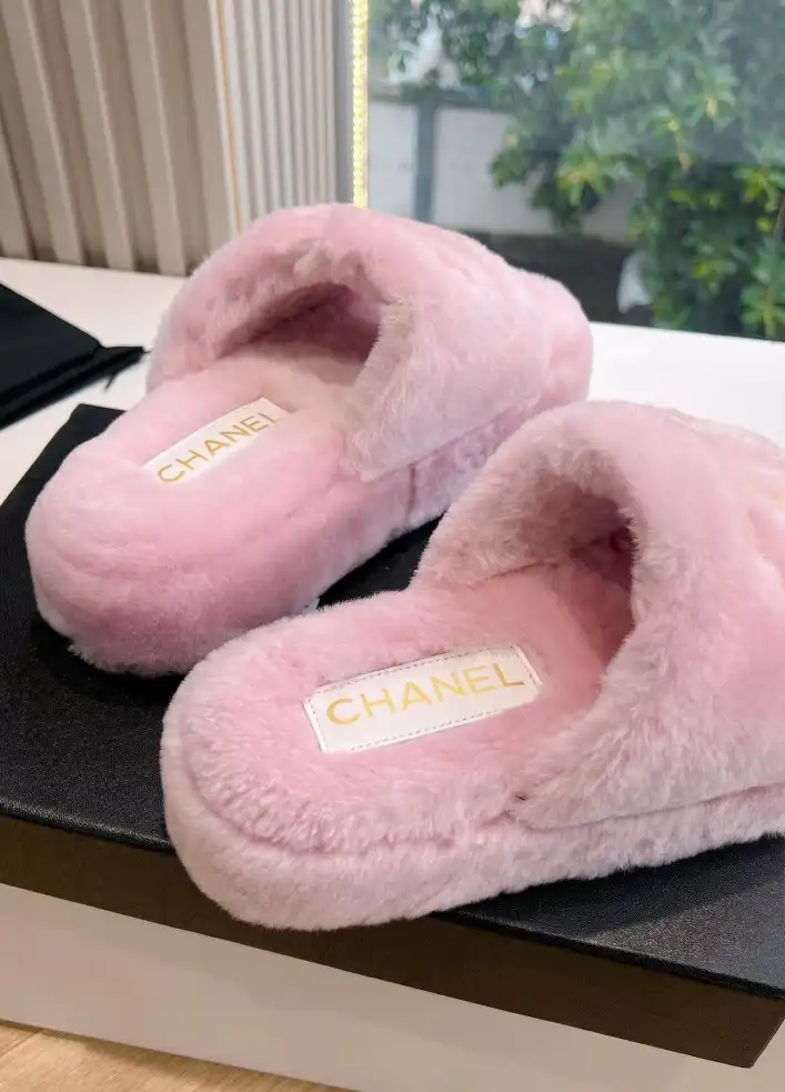 hype Chanel Slippers