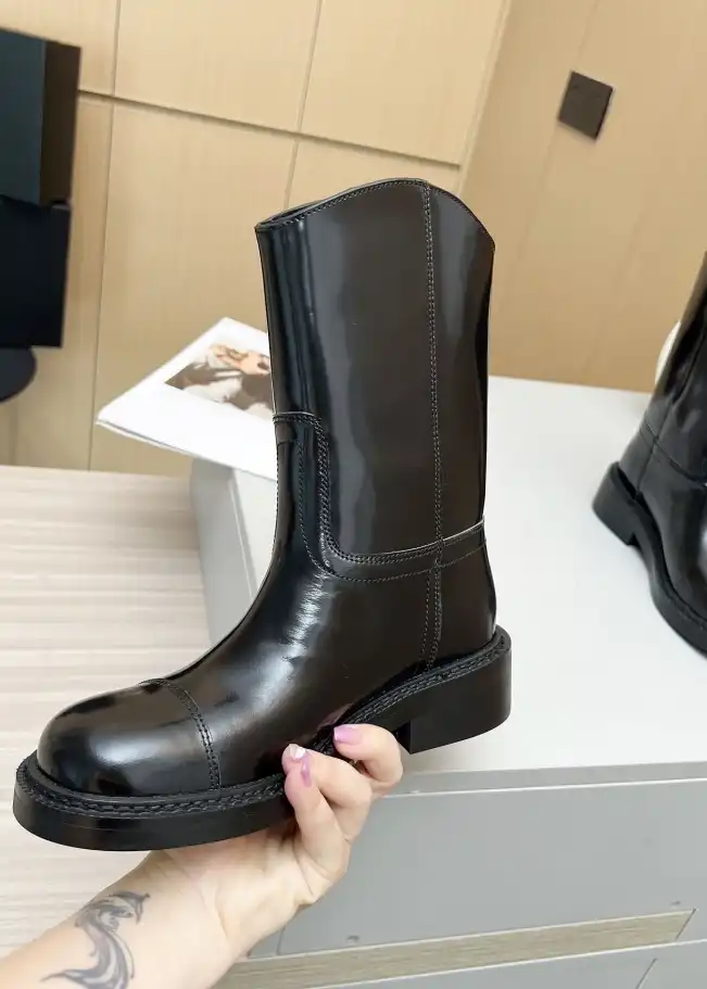 hype Chanel Boots