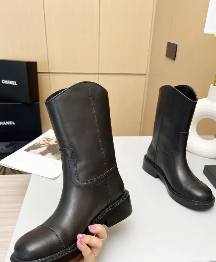 hype Chanel Boots