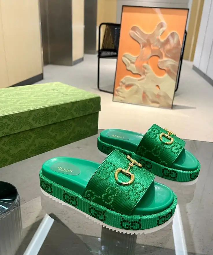 hype Gucci Slippers