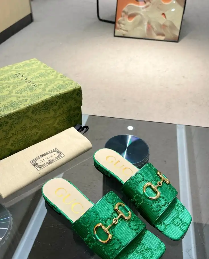 hype Gucci Slippers