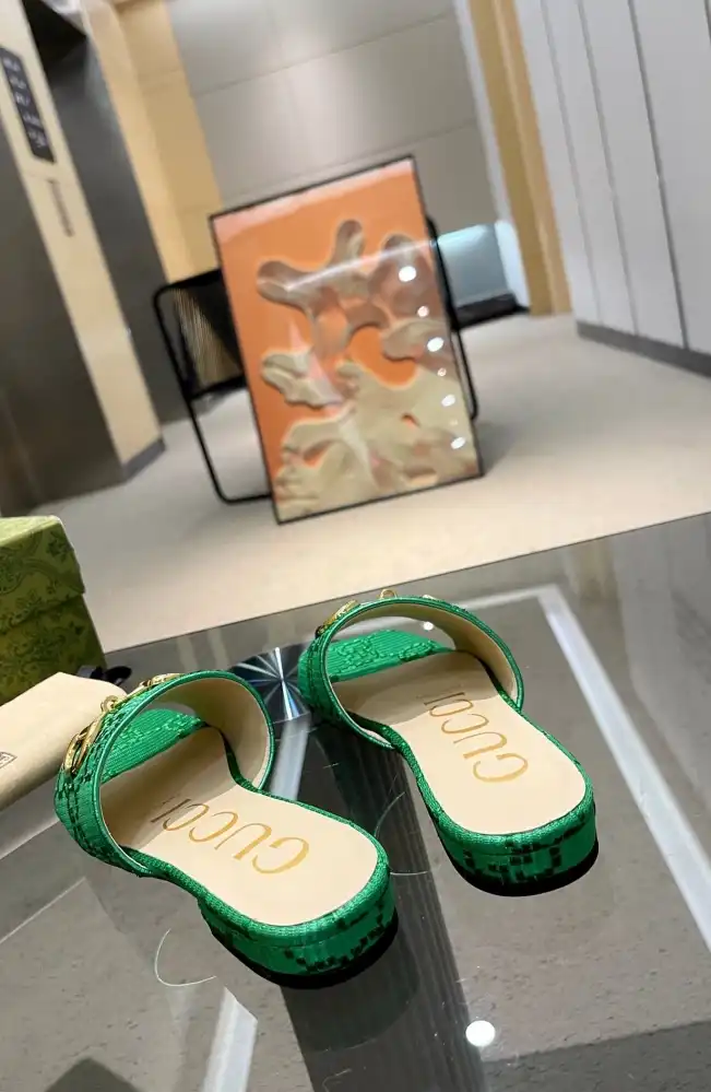 hype Gucci Slippers