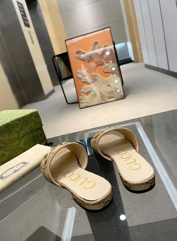 hype Gucci Slippers