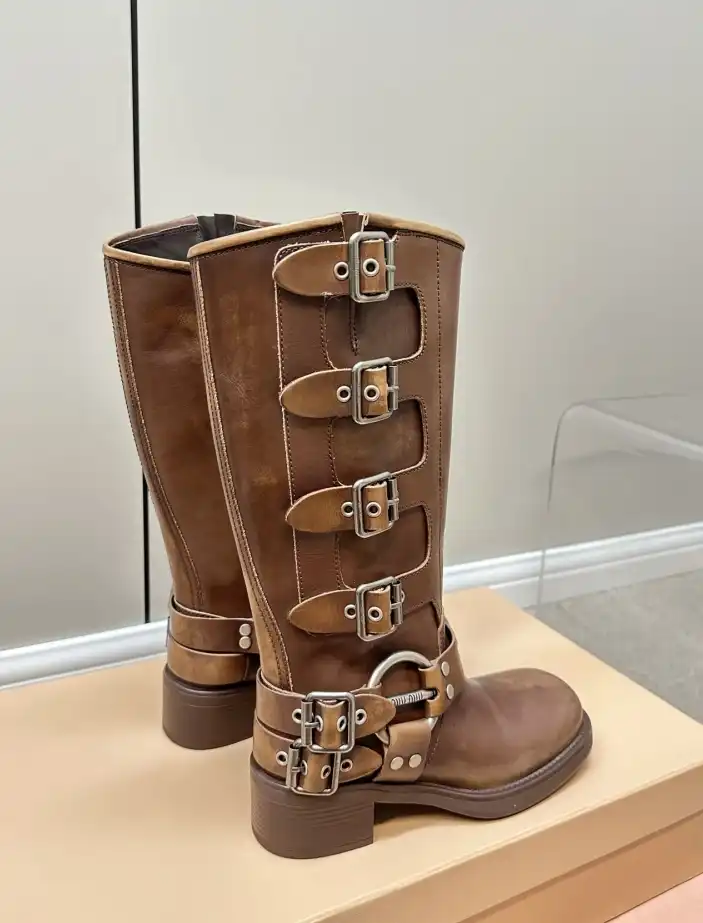 hype Miu Miu Boots