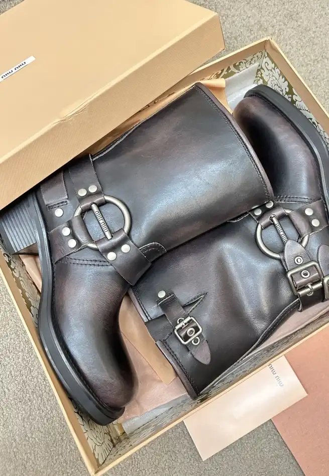 hype Miu Miu Boots