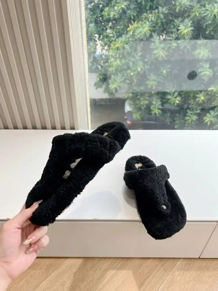 hype Loewe Slippers