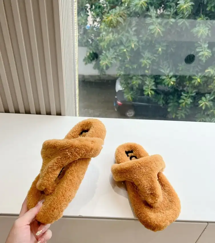 hype Loewe Slippers