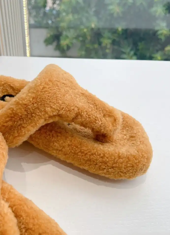 hype Loewe Slippers