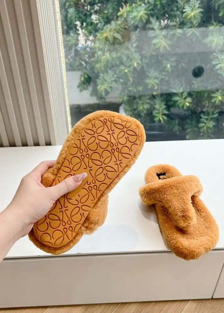 hype Loewe Slippers