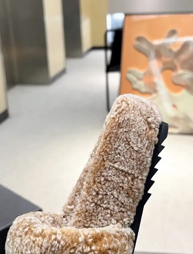 hype Chanel Slippers