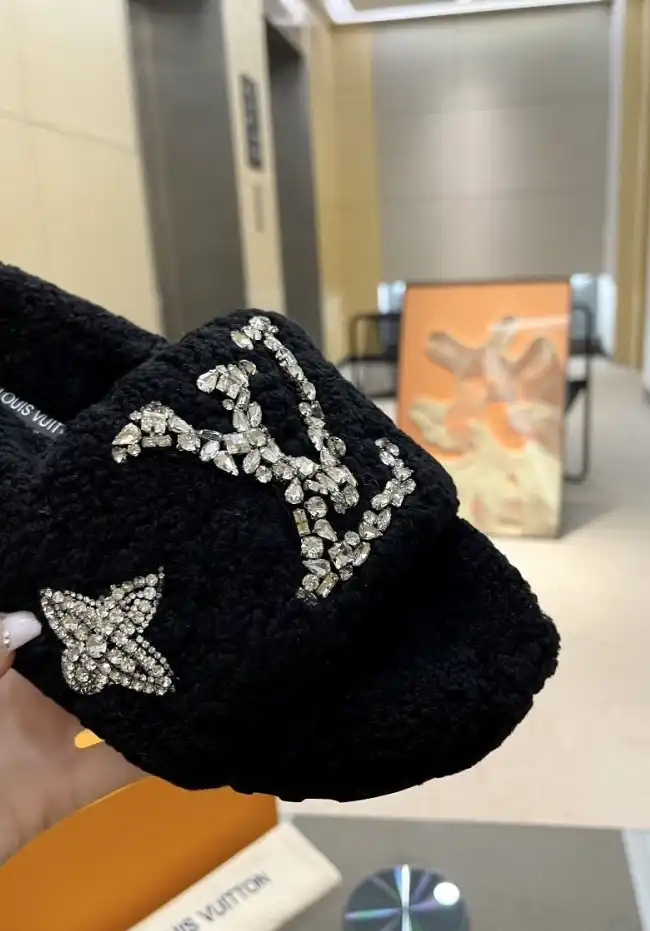 hype LV Slippers