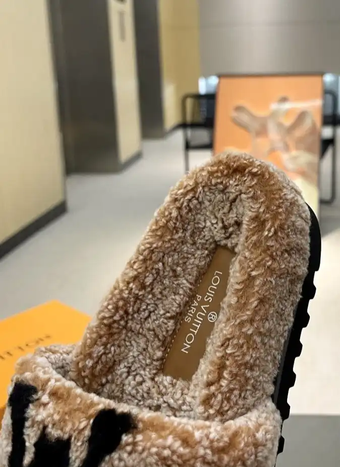 hype LV Slippers