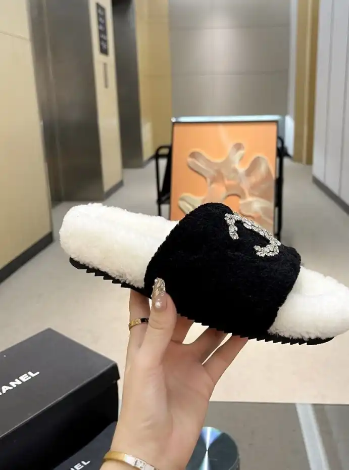 hype Chanel Slippers