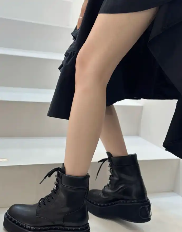 hype Valentino Boots