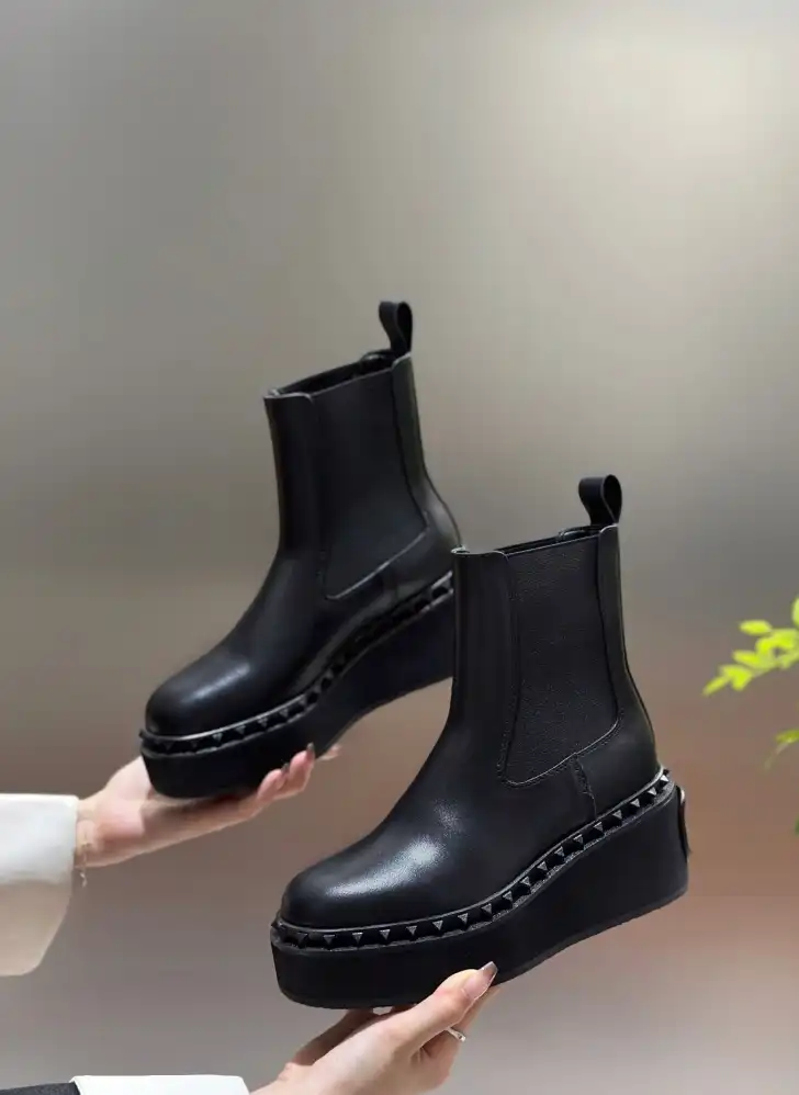 hype Valentino Boots