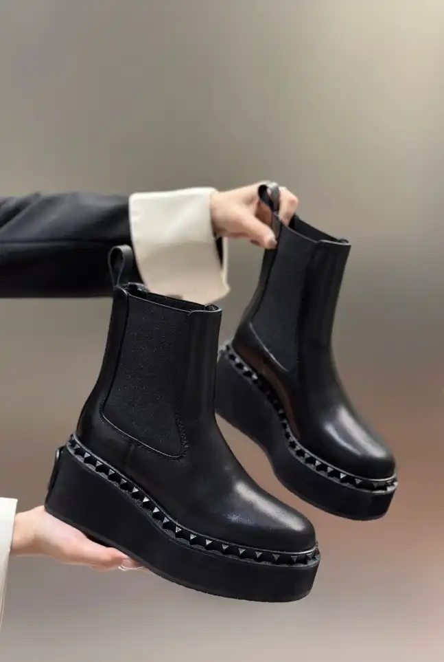 hype Valentino Boots