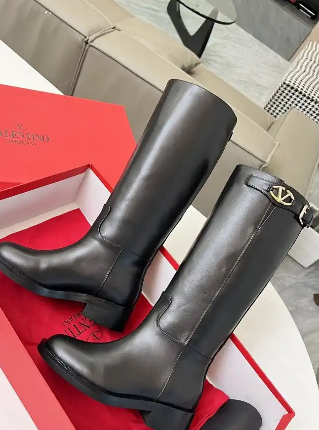 hype Valentino Boots