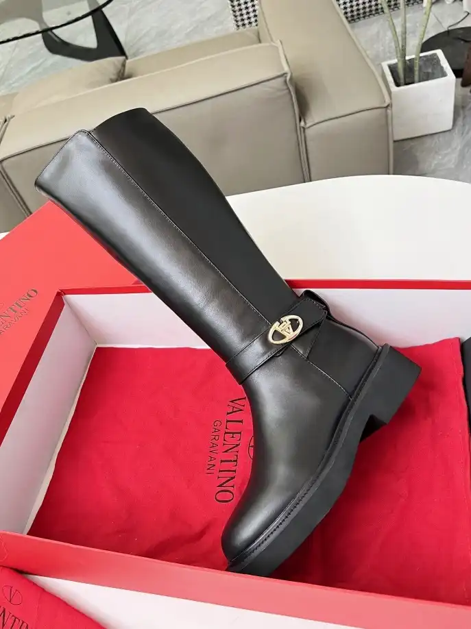 hype Valentino Boots