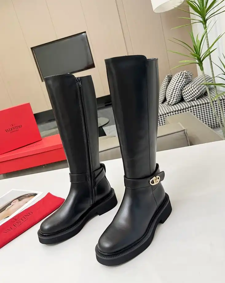 hype Valentino Boots