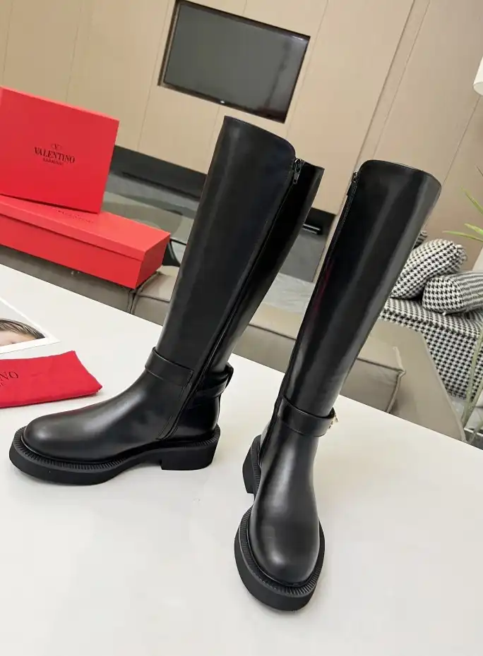 hype Valentino Boots