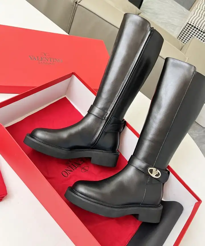 hype Valentino Boots