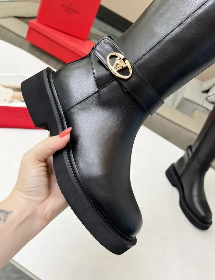 hype Valentino Boots