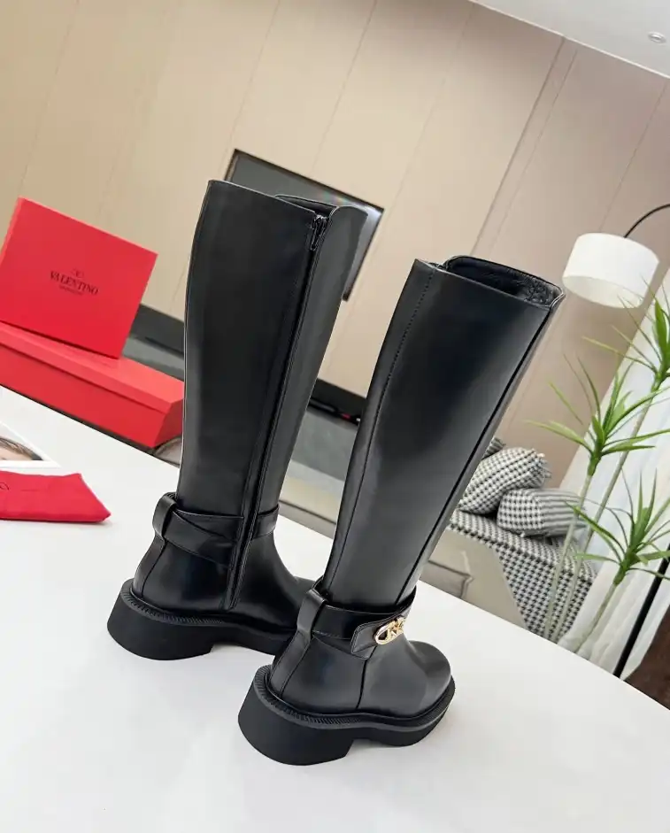 hype Valentino Boots