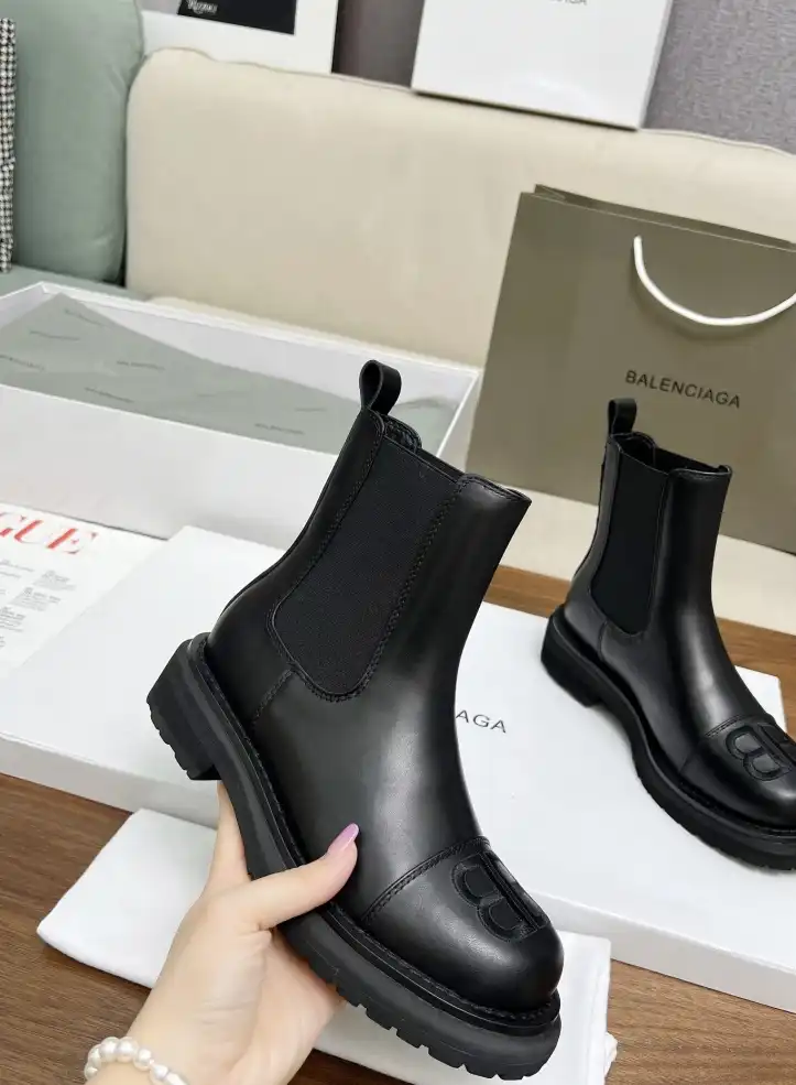 hype Balenciaga Boots