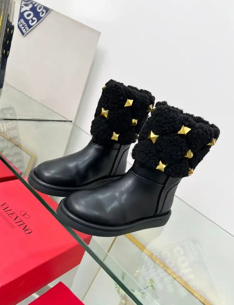 hype Valentino Boots