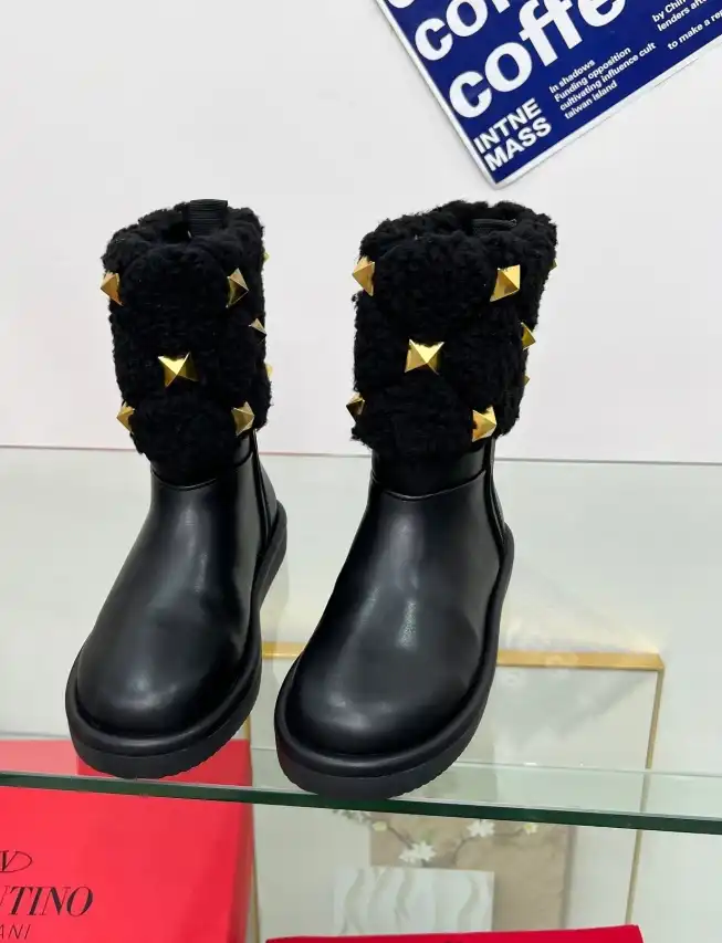 hype Valentino Boots