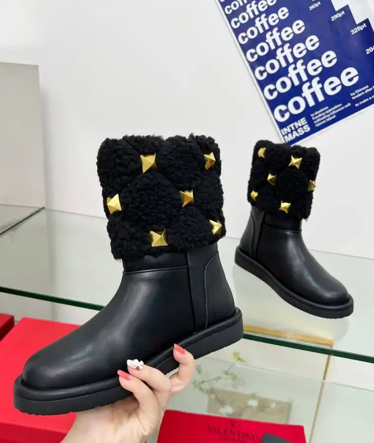 hype Valentino Boots