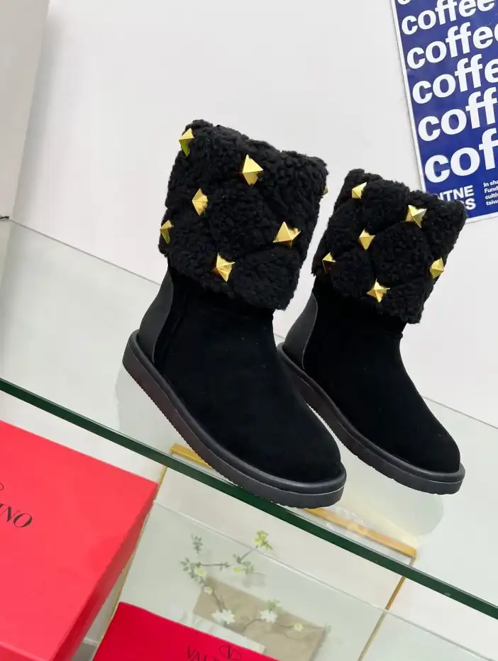 hype Valentino Boots