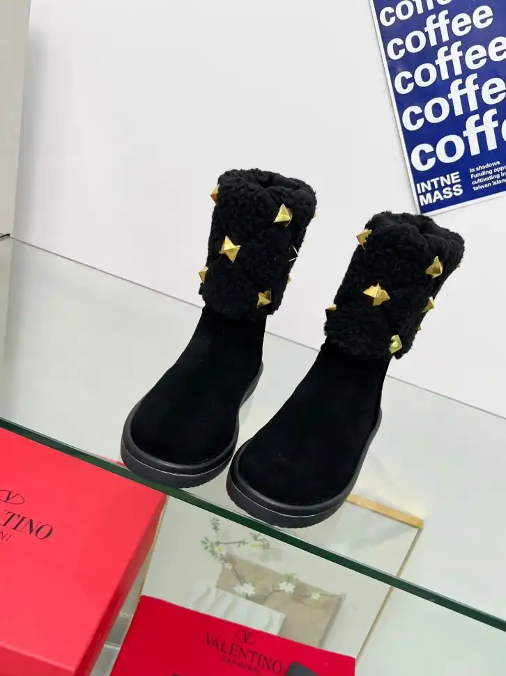 hype Valentino Boots