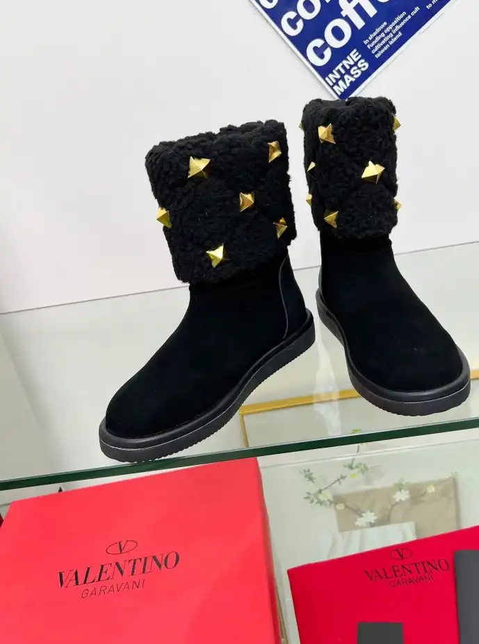 hype Valentino Boots