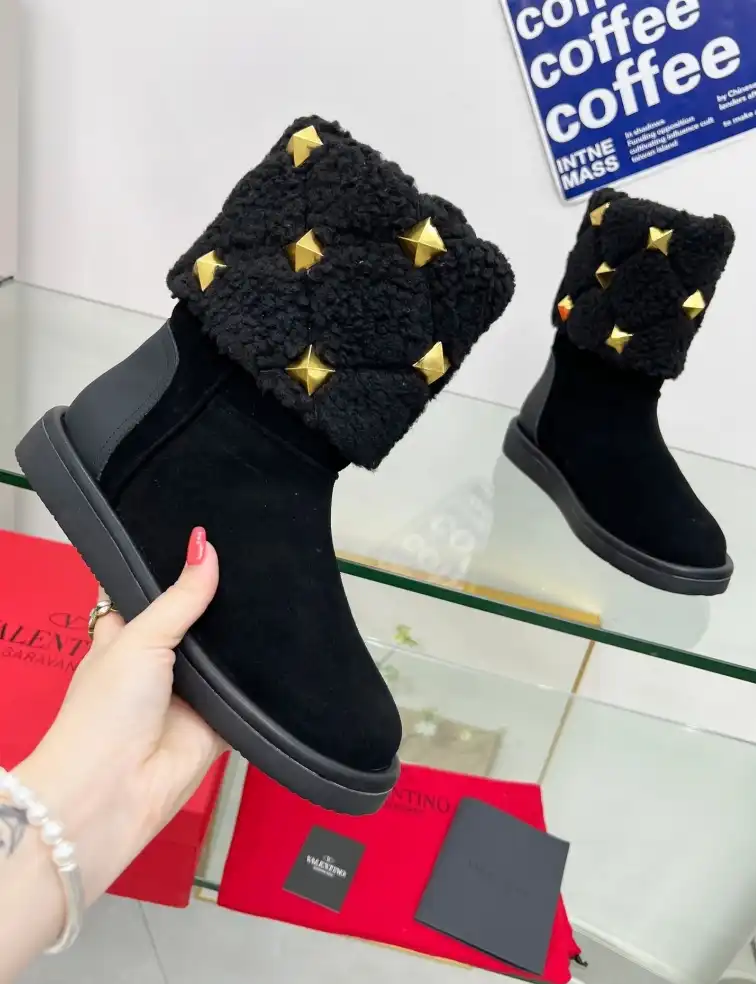 hype Valentino Boots