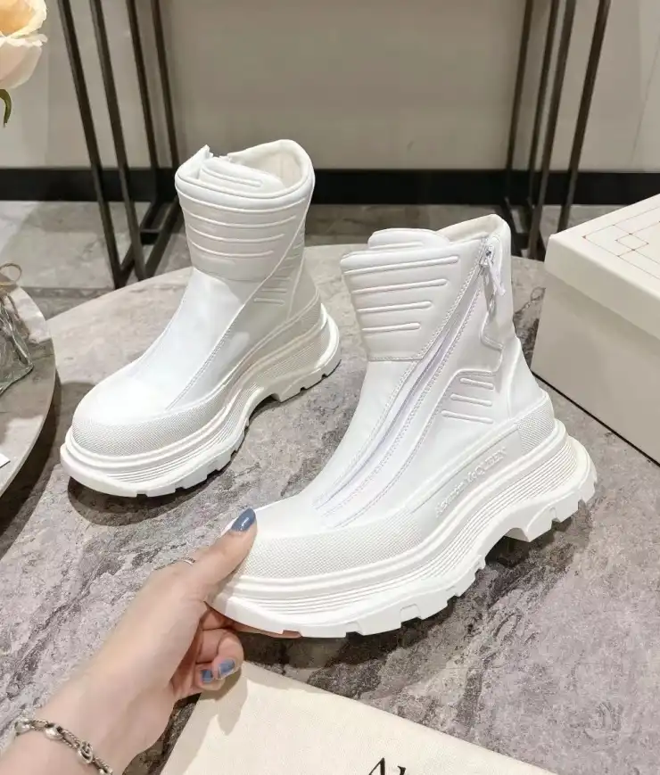 hype McQueen Boots