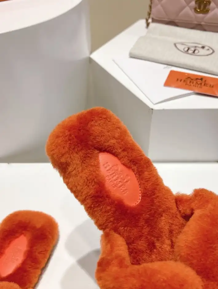 hype Hermes Slippers