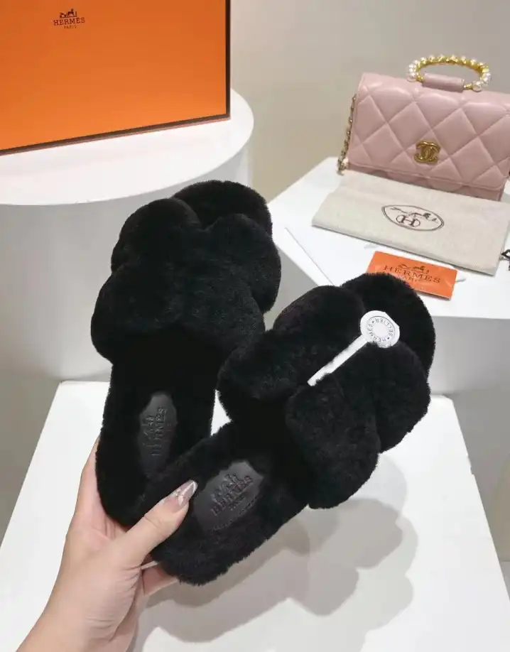 hype Hermes Slippers