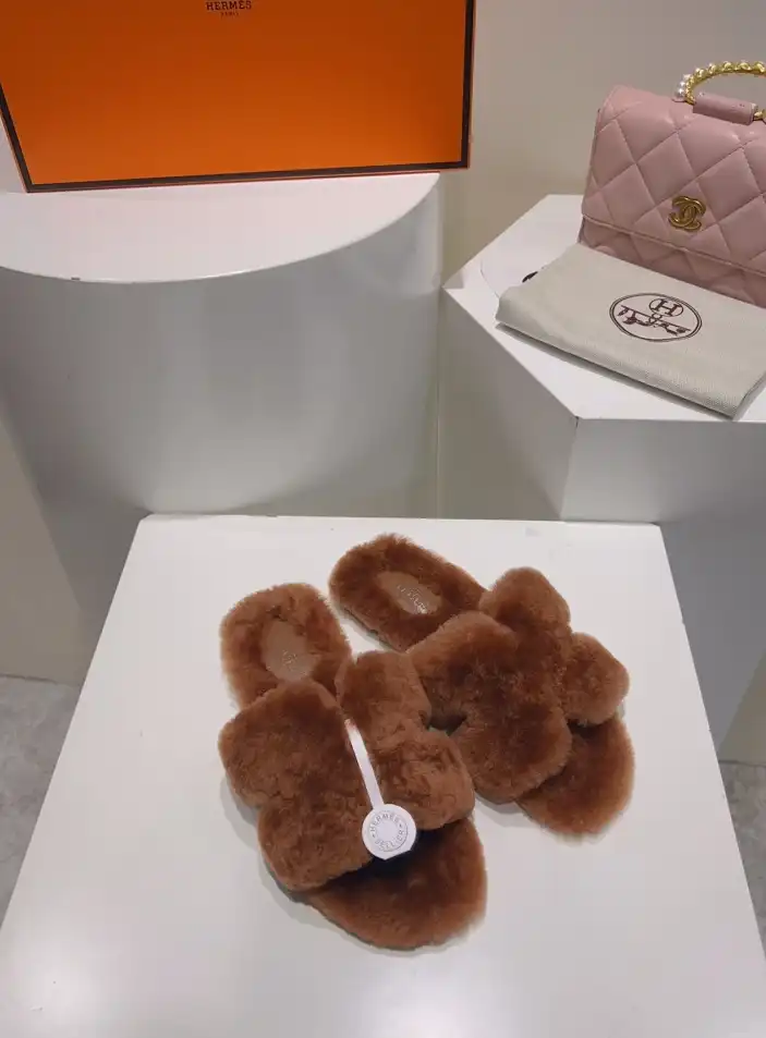 hype Hermes Slippers