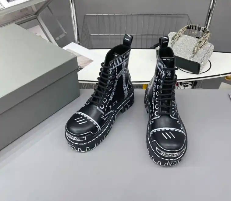 hype Balenciaga Boots