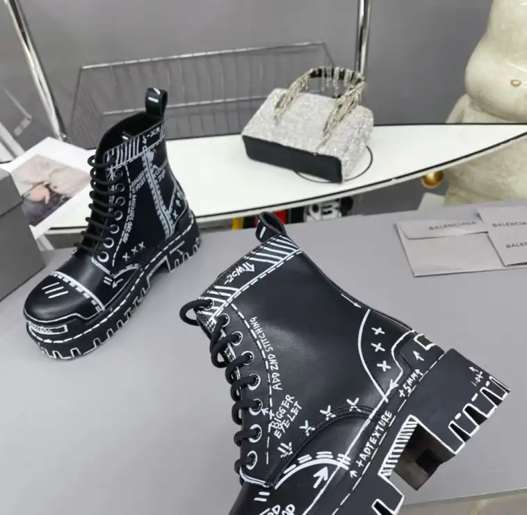 hype Balenciaga Boots