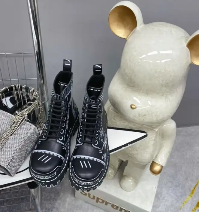 hype Balenciaga Boots