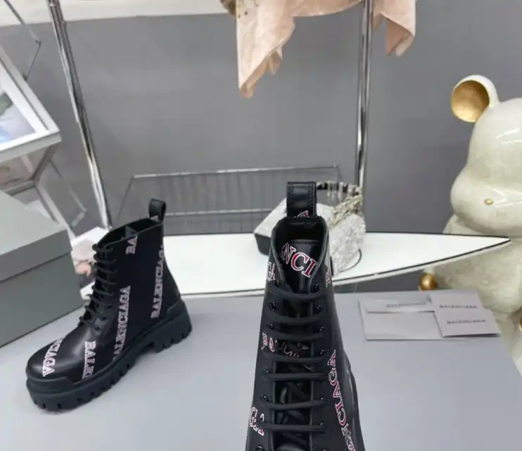 hype Balenciaga Boots