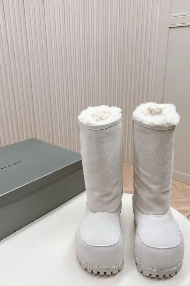 hype Balenciaga Boots