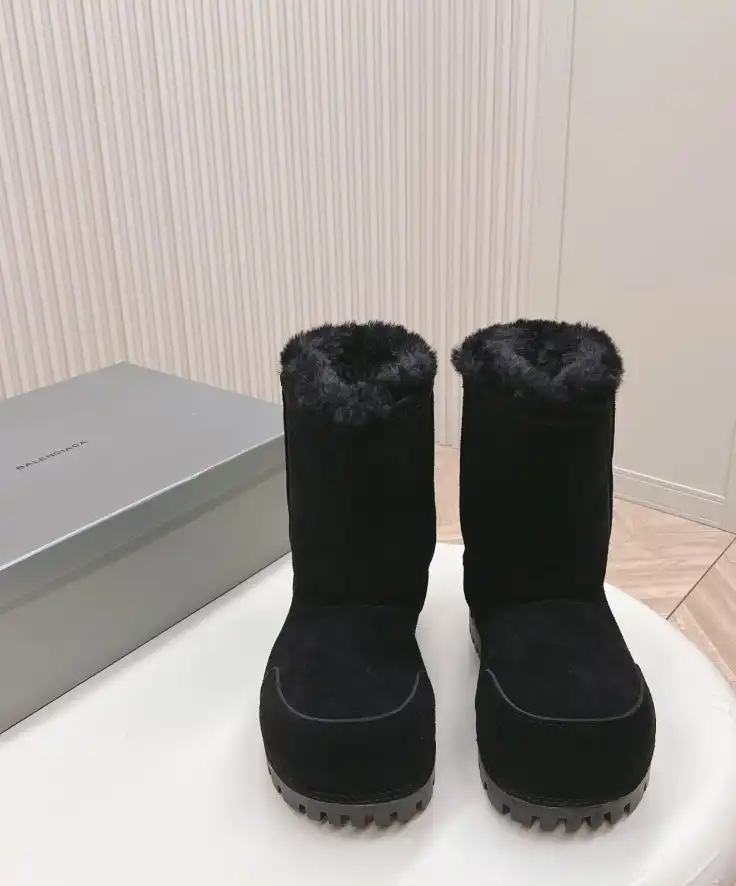 hype Balenciaga Boots